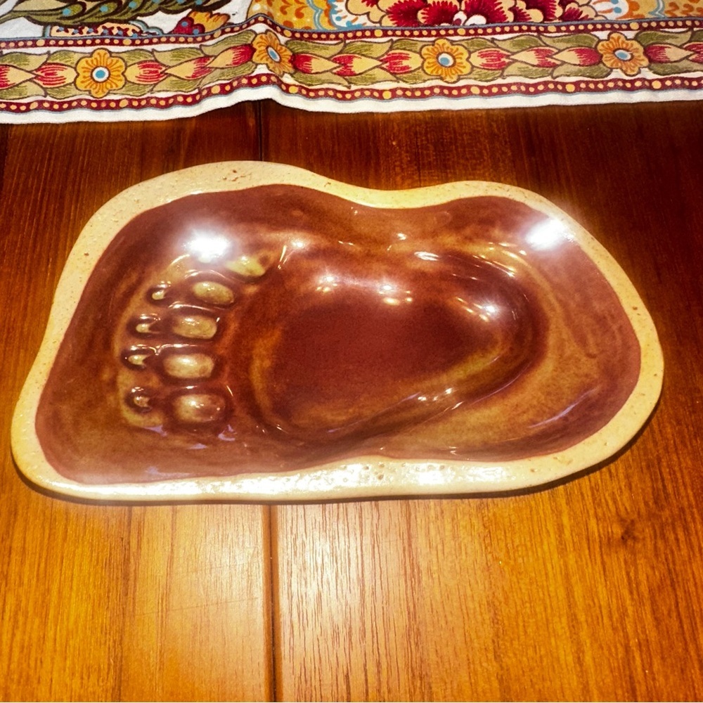 Pigeon Forge Pottery TN Trinket Dish Bear Paw Foot Print Tan Green - Picture 2 of 4